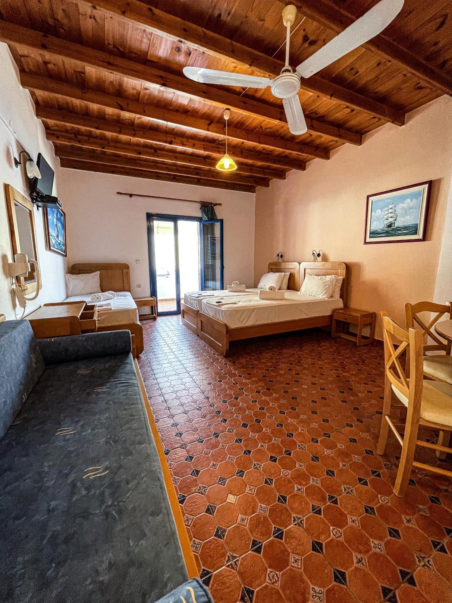 Hotel The Blue House Loutro Esterno foto